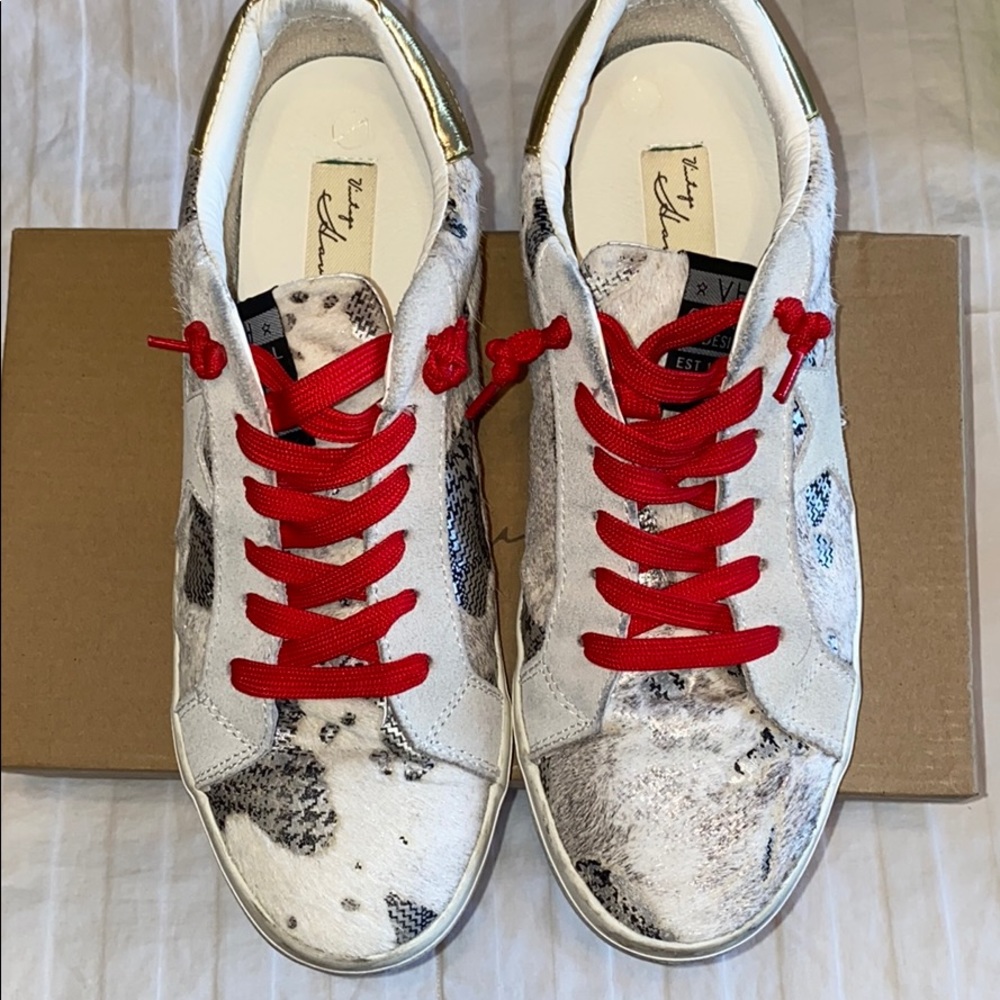 Vintage Havana sneakers.
